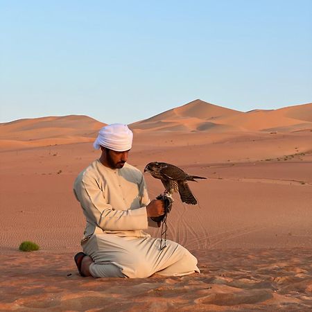 Готель Liwa Nights ليالي ليوا Екстер'єр фото